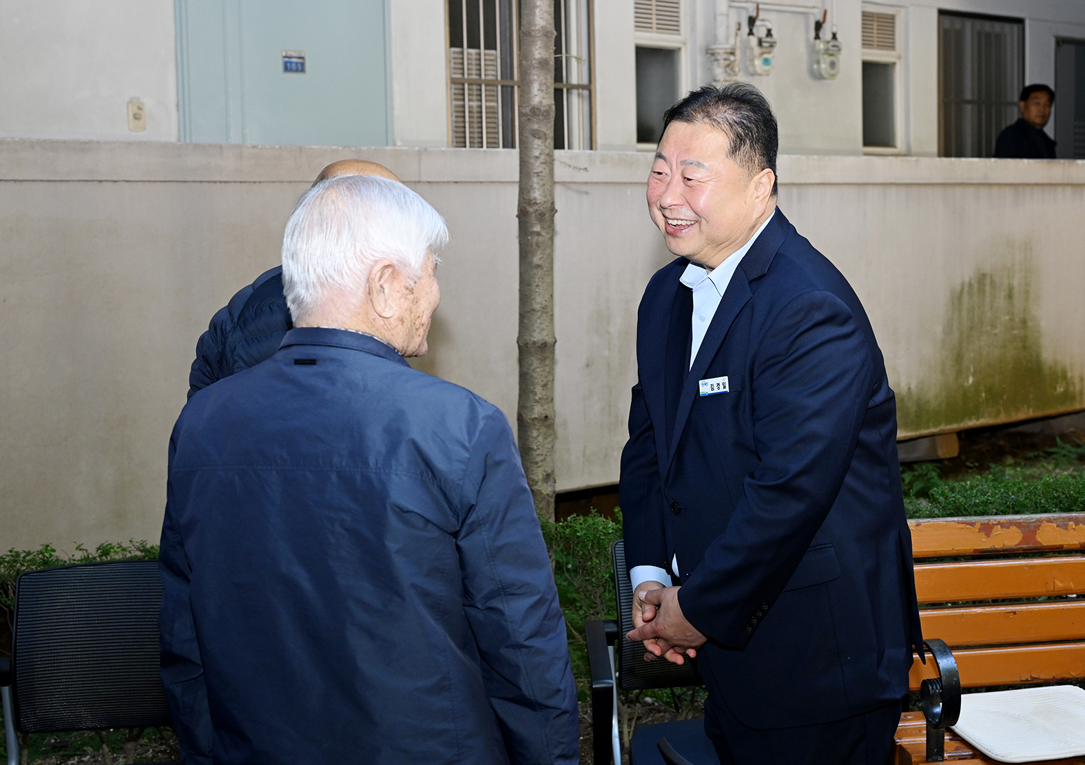 장안미우아파트 경로당 이동시장실 