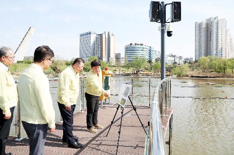 주요 현안 현장점검 (운정 로컬푸드 직매장 건설현장, 운정호수공원 수질개선 현장) (2026. 04. 15)_6