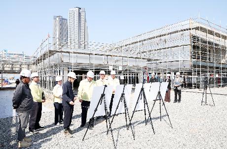 주요 현안 현장점검 (운정 로컬푸드 직매장 건설현장, 운정호수공원 수질개선 현장) (2026. 04. 15)_0