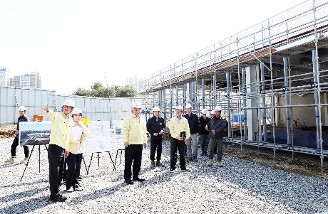 주요 현안 현장점검 (운정 로컬푸드 직매장 건설현장, 운정호수공원 수질개선 현장) (2026. 04. 15)_4