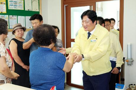 여름철 폭염대비 현장점검 (금릉역 한모금쉼터, 장곡2리 무더위쉼터, 육아종합지원센터 공사 현장)_7